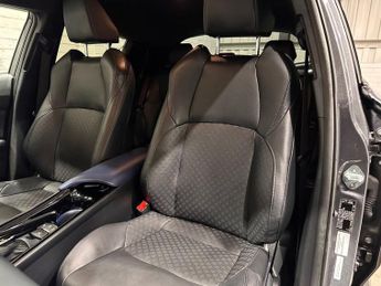 TOYOTA C-HR 1.8 VVT-h Dynamic SUV 5dr Petrol Hybrid CVT Euro 6 (s/s) (122 ps