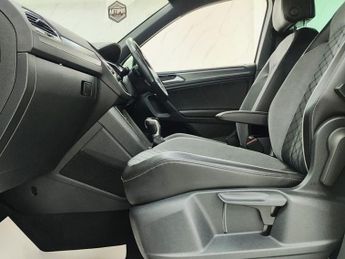 VOLKSWAGEN TIGUAN 1.5 TSI R-Line SUV 5dr Petrol DSG Euro 6 (s/s) (150 ps)