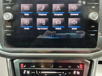 VOLKSWAGEN TIGUAN 1.5 TSI R-Line SUV 5dr Petrol DSG Euro 6 (s/s) (150 ps)