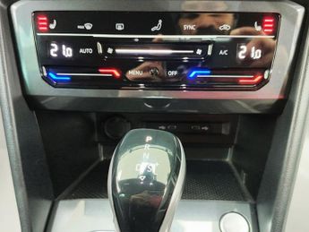 VOLKSWAGEN TIGUAN 1.5 TSI R-Line SUV 5dr Petrol DSG Euro 6 (s/s) (150 ps)