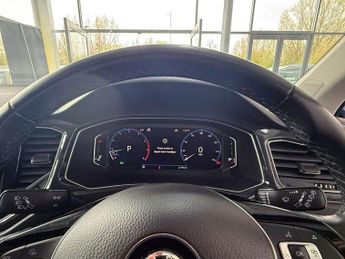 VOLKSWAGEN T-ROC 1.5 TSI GPF EVO SEL SUV 5dr Petrol DSG Euro 6 (s/s) (150 ps) 1 F