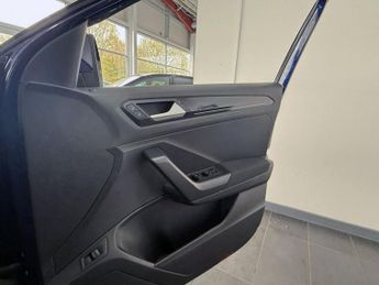 VOLKSWAGEN T-ROC 1.5 TSI GPF EVO SEL SUV 5dr Petrol DSG Euro 6 (s/s) (150 ps) 1 F