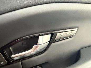 LAND ROVER RANGE ROVER EVOQUE 2.0 TD4 HSE Dynamic SUV 5dr Diesel Auto 4WD Euro 6 (s/s) (180 ps