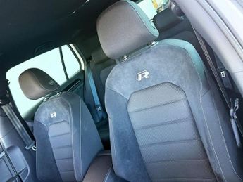 VOLKSWAGEN GOLF 2.0 TSI R Hatchback 5dr Petrol DSG 4Motion Euro 6 (s/s) (300 ps)