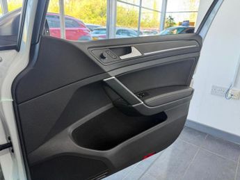 VOLKSWAGEN GOLF 2.0 TSI R Hatchback 5dr Petrol DSG 4Motion Euro 6 (s/s) (300 ps)