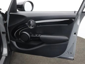 MINI HATCH 1.5 Cooper Classic Hatchback 5dr Petrol Steptronic Euro 6 (s/s) 
