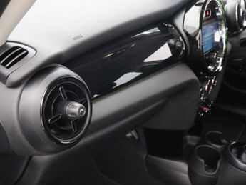 MINI HATCH 1.5 Cooper Classic Hatchback 5dr Petrol Steptronic Euro 6 (s/s) 