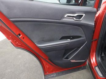 KIA SPORTAGE 1.6 T-GDi 13.8kWh GT-Line SUV 5dr Petrol Plug-in Hybrid Auto AWD