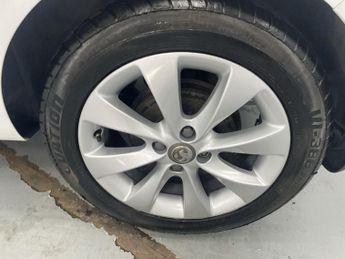 VAUXHALL CORSA 1.4i ecoTEC Energy Hatchback 5dr Petrol Manual Euro 6 (a/c) (75 