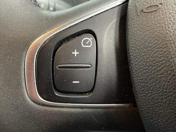 RENAULT CAPTUR 0.9 TCe ENERGY Iconic SUV 5dr Petrol Manual Euro 6 (s/s) (90 ps)