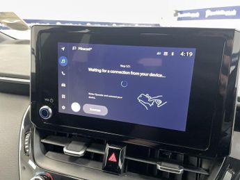 TOYOTA COROLLA 2.0 VVT-h GPF Icon Tech Touring Sports 5dr Petrol Hybrid CVT Eur