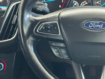 FORD FOCUS 1.6 Titanium Hatchback 5dr Petrol Powershift Euro 6 (125 ps)