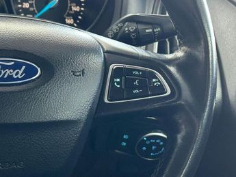 FORD FOCUS 1.6 Titanium Hatchback 5dr Petrol Powershift Euro 6 (125 ps)