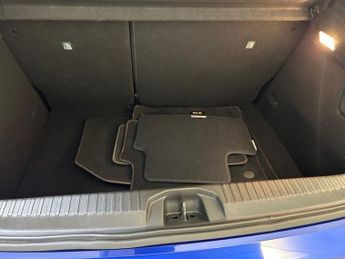 RENAULT CLIO 1.6 E-TECH RS Line Hatchback 5dr Petrol Hybrid Auto Euro 6 (s/s)