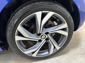 RENAULT CLIO 1.6 E-TECH RS Line Hatchback 5dr Petrol Hybrid Auto Euro 6 (s/s)