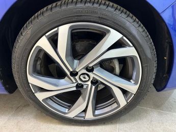 RENAULT CLIO 1.6 E-TECH RS Line Hatchback 5dr Petrol Hybrid Auto Euro 6 (s/s)