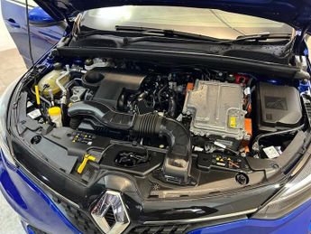 RENAULT CLIO 1.6 E-TECH RS Line Hatchback 5dr Petrol Hybrid Auto Euro 6 (s/s)