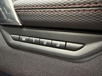 LAND ROVER DISCOVERY SPORT 2.0 P200 MHEV R-Dynamic SE SUV 5dr Petrol Auto 4WD Euro 6 (s/s) 