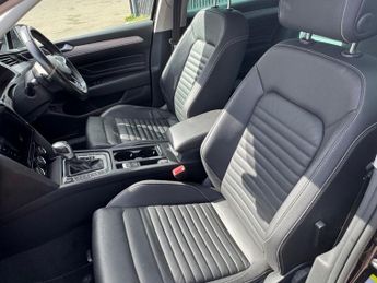 VOLKSWAGEN PASSAT 1.4 TSI 13kWh GTE Advance Saloon 4dr Petrol Plug-in Hybrid DSG E