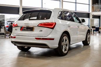 AUDI Q5 2.0 TDI S line Plus SUV 5dr Diesel S Tronic quattro Euro 5 (s/s)