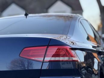 VOLKSWAGEN PASSAT 1.6 TDI BlueMotion Tech SE Business Saloon 4dr Diesel Manual Eur