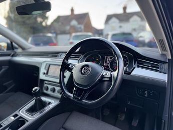 VOLKSWAGEN PASSAT 1.6 TDI BlueMotion Tech SE Business Saloon 4dr Diesel Manual Eur