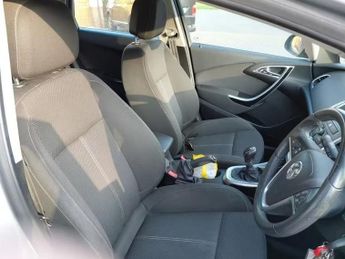 VAUXHALL ASTRA 1.6 16v Tech Line GT Hatchback 5dr Petrol Manual Euro 5 (115 ps)