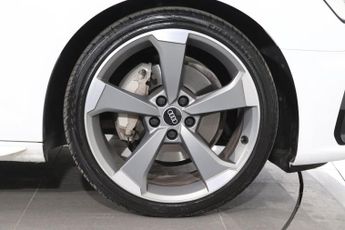 AUDI A4 AVANT 2.0 TFSI 40 Black Edition Estate 5dr Petrol S Tronic Euro 6 (s/s