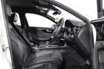 AUDI A4 AVANT 2.0 TFSI 40 Black Edition Estate 5dr Petrol S Tronic Euro 6 (s/s