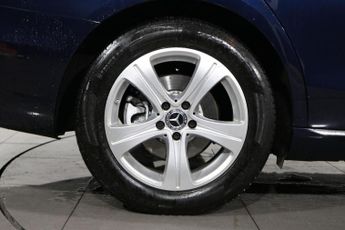 MERCEDES-BENZ E-CLASS 2.0 E220d SE (Premium) Saloon 4dr Diesel G-Tronic+ Euro 6 (s/s) 