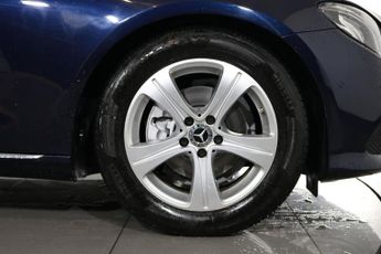 MERCEDES-BENZ E-CLASS 2.0 E220d SE (Premium) Saloon 4dr Diesel G-Tronic+ Euro 6 (s/s) 
