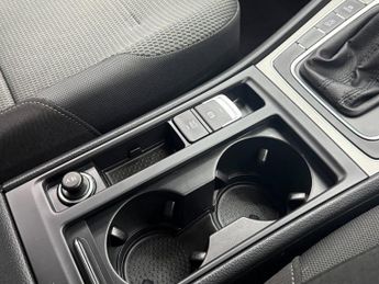 VOLKSWAGEN GOLF 1.6 TDI BlueMotion Tech SE Hatchback 5dr Diesel DSG Euro 5 (s/s)