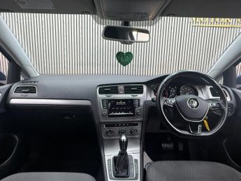 VOLKSWAGEN GOLF 1.6 TDI BlueMotion Tech SE Hatchback 5dr Diesel DSG Euro 5 (s/s)