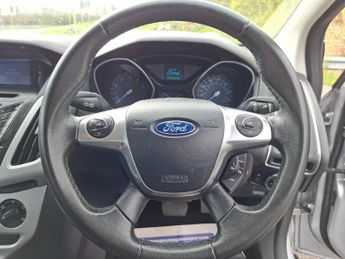 FORD FOCUS 1.6 Zetec Estate 5dr Petrol Powershift Euro 5 (125 ps)