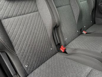 PEUGEOT e-Rifter 52kWh Allure Long MPV 5dr Electric Auto (7.4kW Charger) (136 ps)