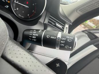 LAND ROVER RANGE ROVER EVOQUE 2.0 TD4 HSE Dynamic SUV 5dr Diesel Auto 4WD Euro 6 (s/s) (180 ps