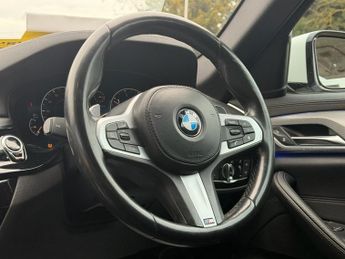 BMW 5 SERIES 2.0 520d M Sport Saloon 4dr Diesel Auto xDrive Euro 6 (s/s) (190