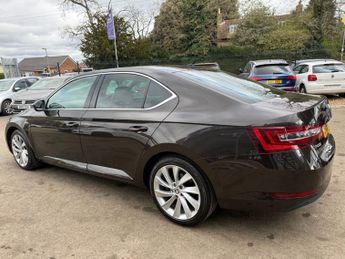 SKODA SUPERB 2.0 TDI Laurin & Klement Hatchback 5dr Diesel DSG Auto 6Spd Euro