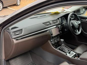 SKODA SUPERB 2.0 TDI Laurin & Klement Hatchback 5dr Diesel DSG Auto 6Spd Euro