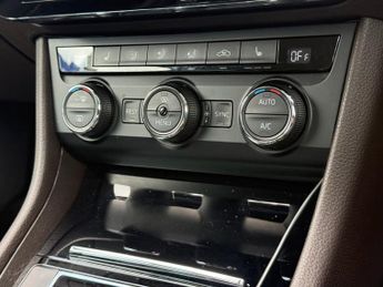 SKODA SUPERB 2.0 TDI Laurin & Klement Hatchback 5dr Diesel DSG Auto 6Spd Euro