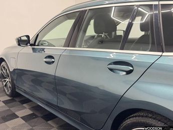 BMW 3 SERIES 2.0 330e 12kWh Sport Pro Touring 5dr Petrol Plug-in Hybrid Auto 