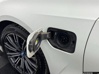 BMW 3 SERIES 2.0 330e 12kWh M Sport Touring 5dr Petrol Plug-in Hybrid Auto Eu