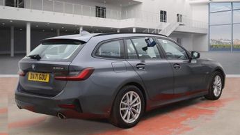 BMW 3 SERIES 2.0 330e 12kWh SE Pro Touring 5dr Petrol Plug-in Hybrid Auto Eur
