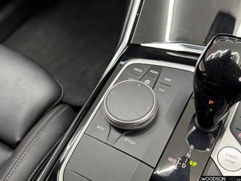 BMW 3 SERIES 2.0 330e 12kWh SE Pro Touring 5dr Petrol Plug-in Hybrid Auto Eur