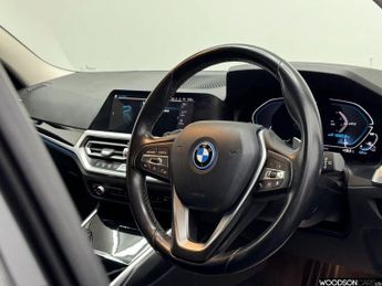 BMW 3 SERIES 2.0 330e 12kWh SE Pro Touring 5dr Petrol Plug-in Hybrid Auto Eur