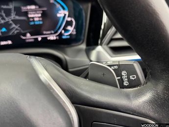 BMW 3 SERIES 2.0 330e 12kWh SE Pro Touring 5dr Petrol Plug-in Hybrid Auto Eur