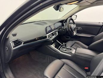 BMW 3 SERIES 2.0 330e 12kWh SE Pro Touring 5dr Petrol Plug-in Hybrid Auto Eur