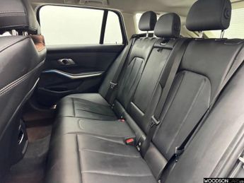 BMW 3 SERIES 2.0 330e 12kWh SE Pro Touring 5dr Petrol Plug-in Hybrid Auto Eur