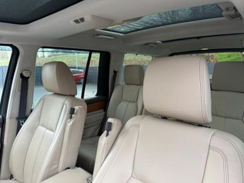 LAND ROVER DISCOVERY 4 3.0 SD V6 HSE SUV 5dr Diesel Auto 4WD Euro 6 (s/s) (256 bhp)