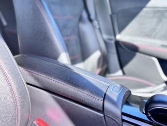 MERCEDES-BENZ A CLASS 1.3 A200 AMG Line